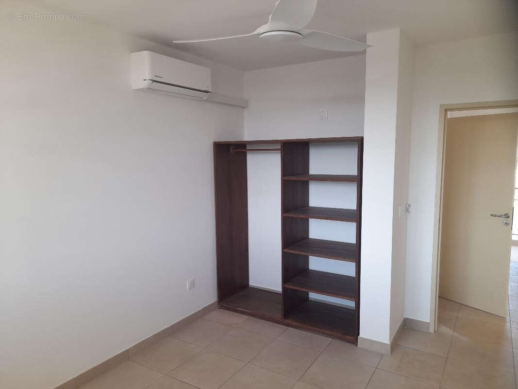 Appartement à REMIRE-MONTJOLY