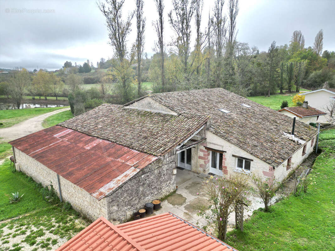 Maison à VILLEFRANCHE-DE-LONCHAT