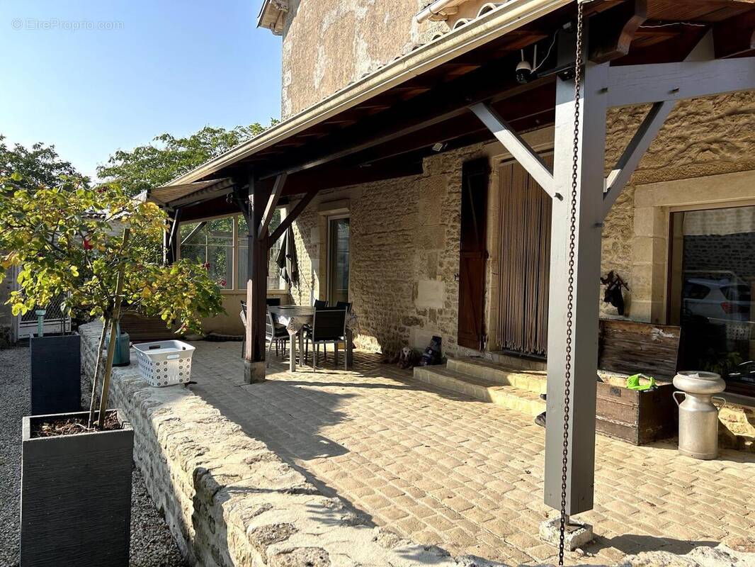 Photo 1 - Maison à AZAY-LE-BRULE