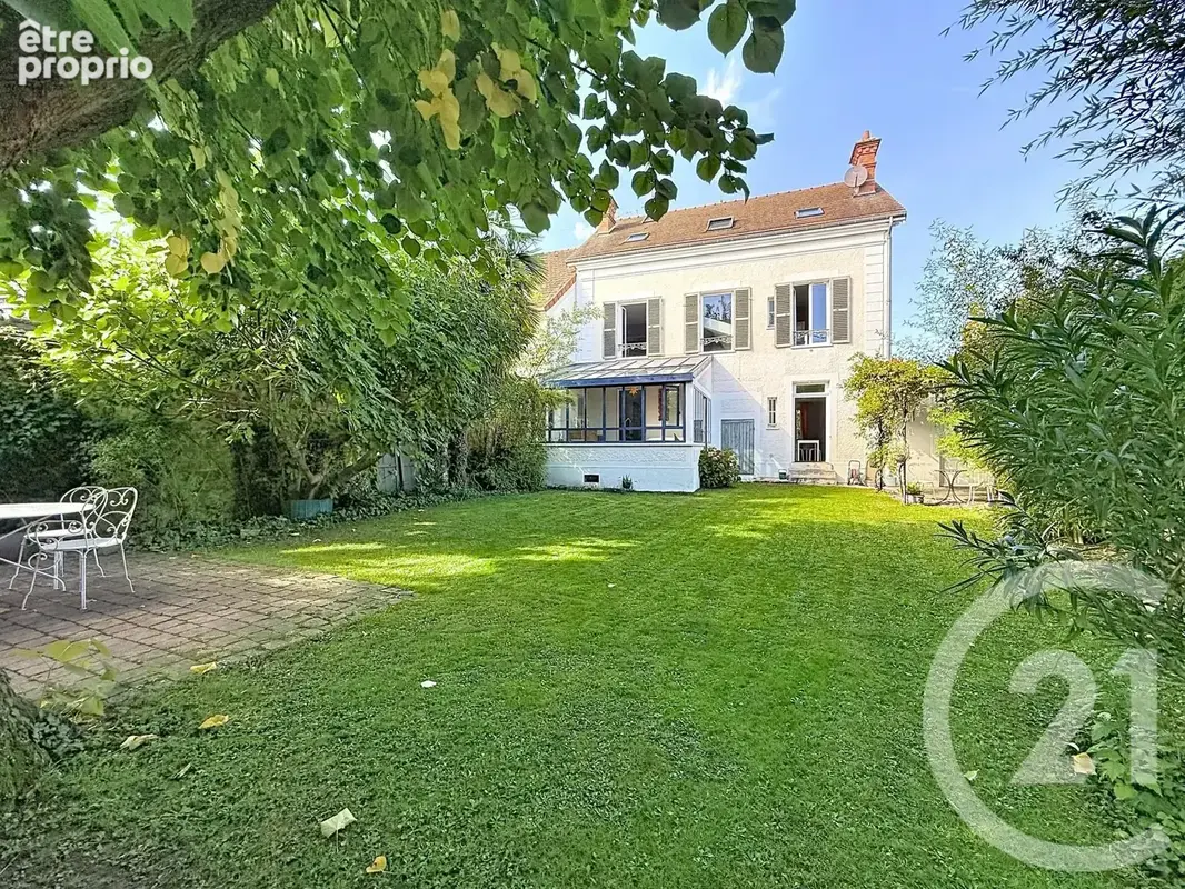 Maison 10 pièces 227 m² à vendre à Fontainebleau (77300) - photo 2