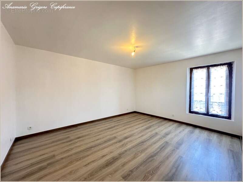 Maison de village, 214 m², 5 chambres, sejour de 100 m² - photo 8