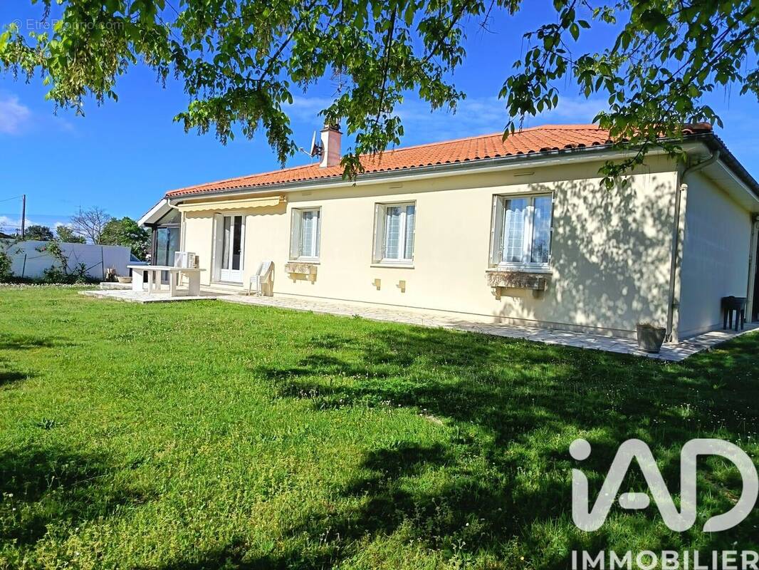 Photo 1 - Maison à COUTRAS