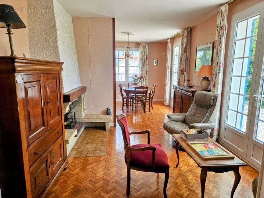 Maison à AIGREFEUILLE-D'AUNIS