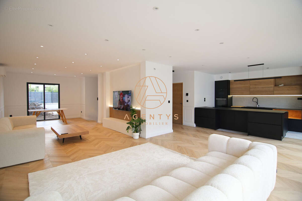 Maison à ORMESSON-SUR-MARNE