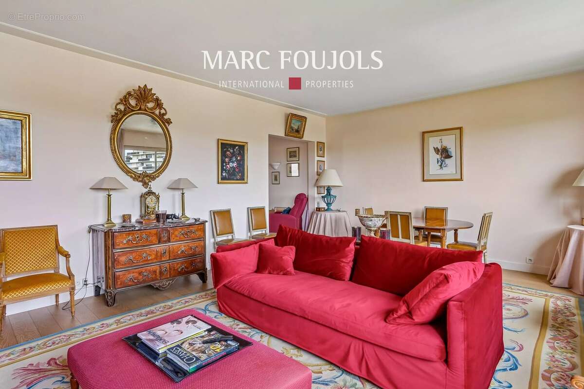 Paris XVI TROCADERO Vues monuments - Appartement 3 pièces avec balcon - photo 10