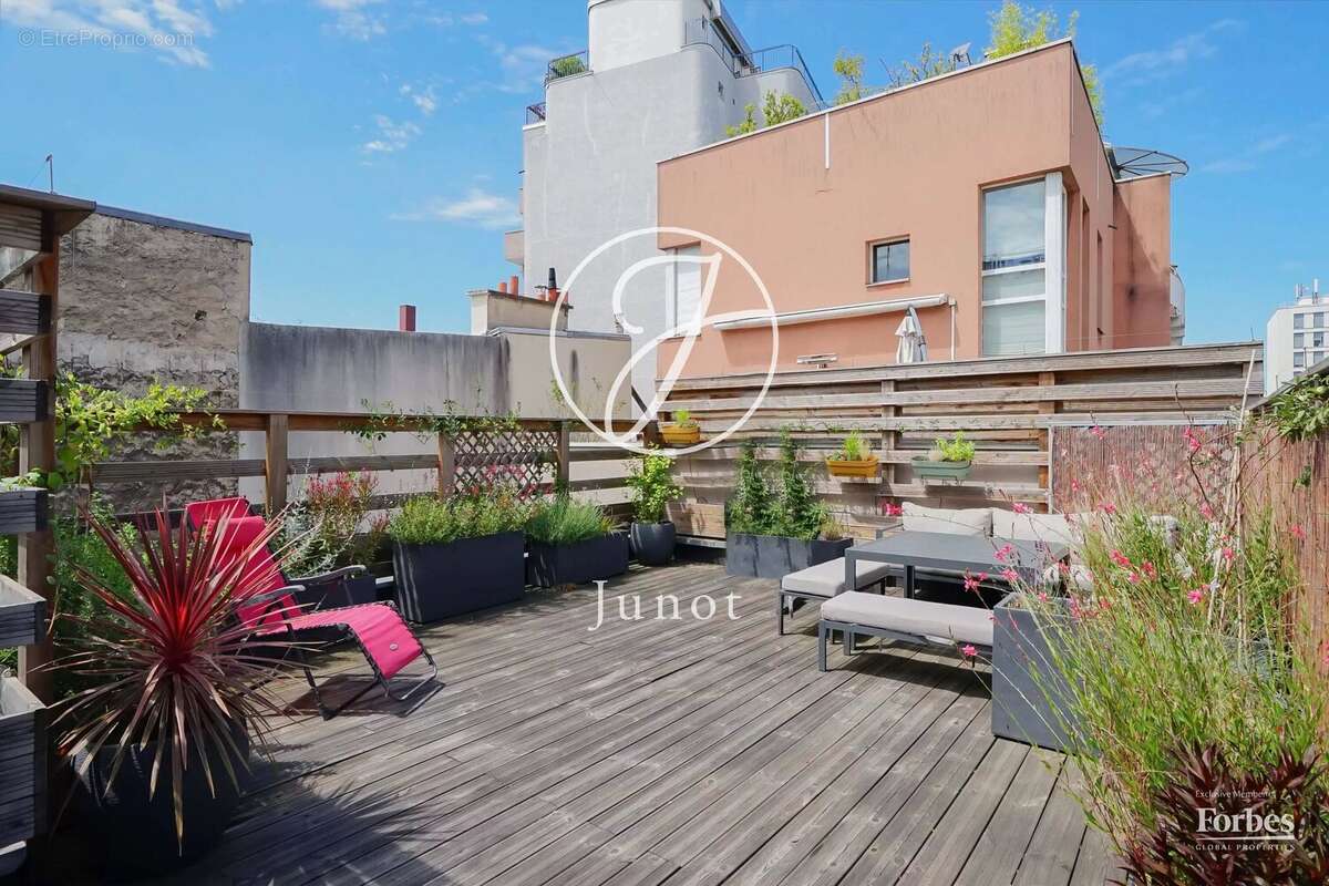 Appartement à PARIS-14E