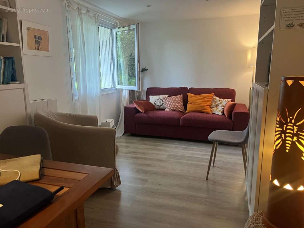 Maison à CHEVRIERES