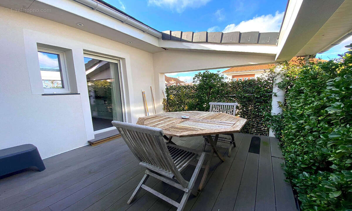 Maison à LES CLAYES-SOUS-BOIS