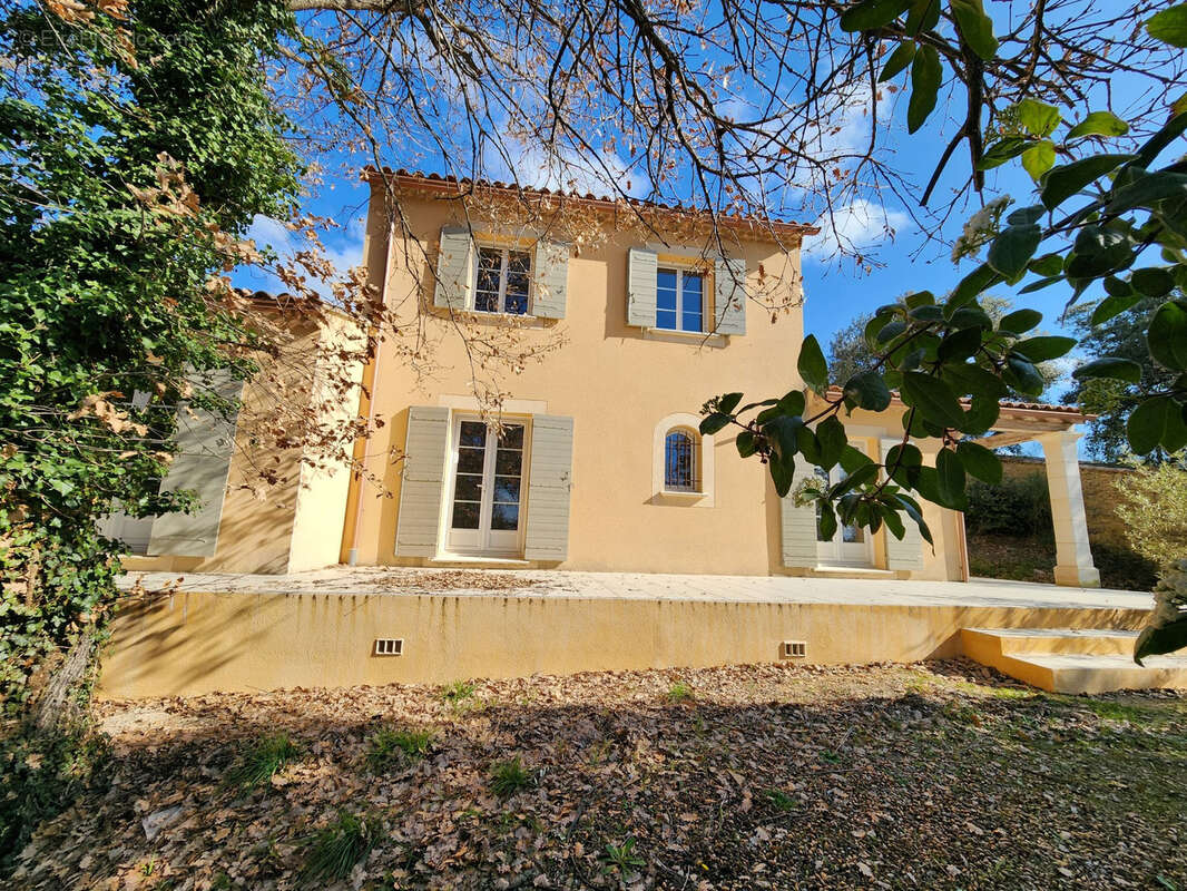 Maison à MERINDOL-LES-OLIVIERS