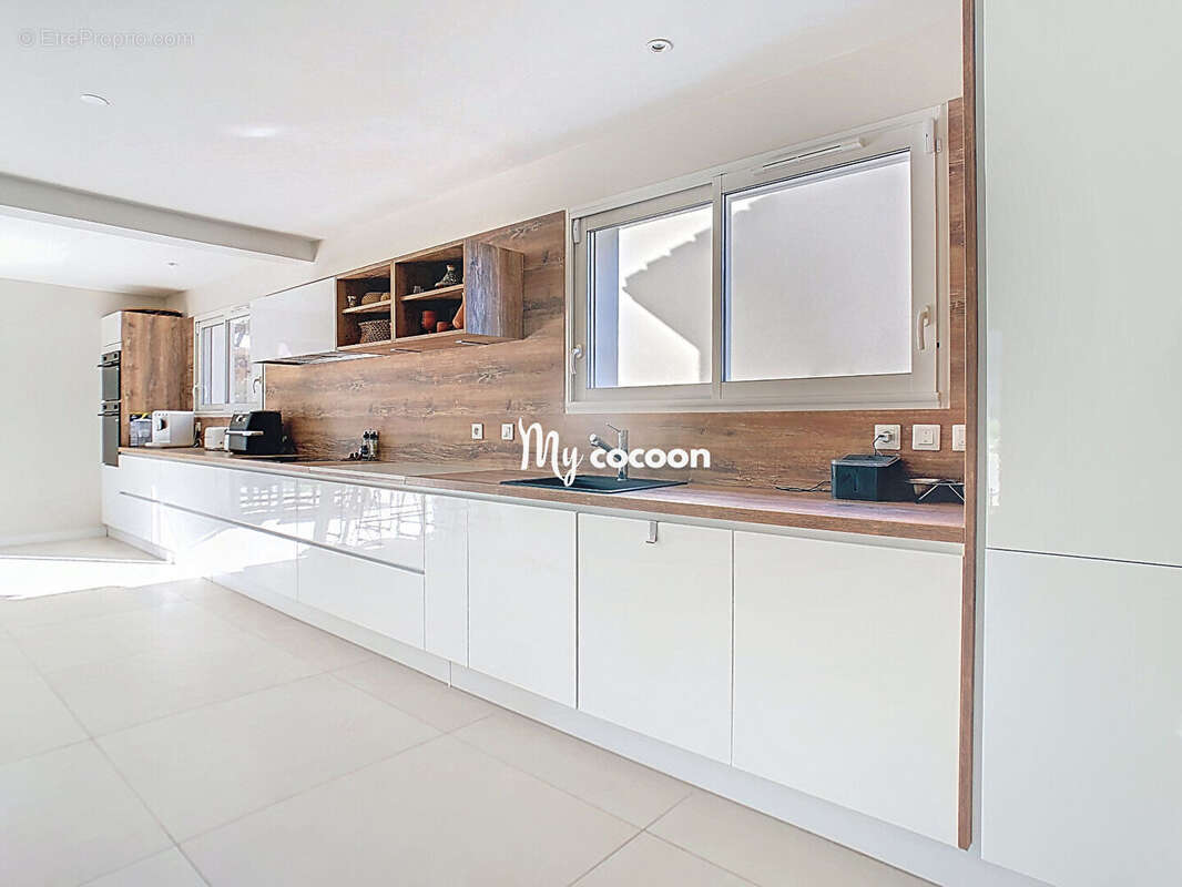 Maison - T5 - 145 m² - photo 8