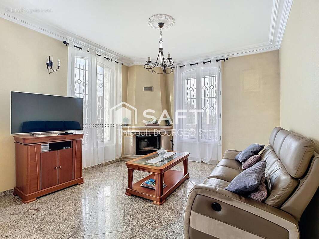 Photo 2 - Maison à VILLEMOMBLE