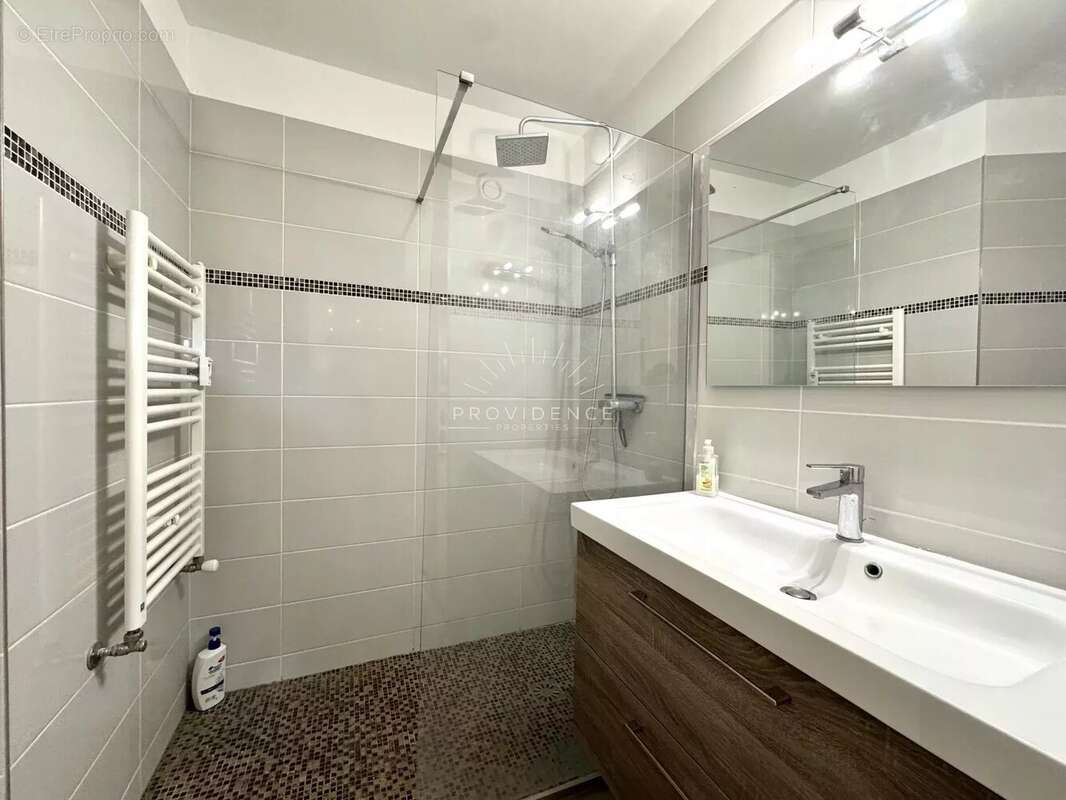 Appartement à MANDELIEU-LA-NAPOULE