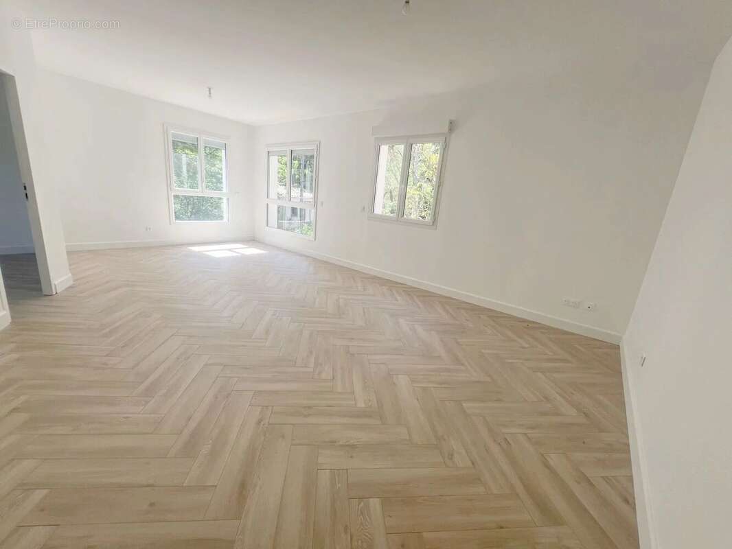 Un Havre de Paix - Maison Familiale Rénovée dans un Parc Boisé et Intime - photo 8