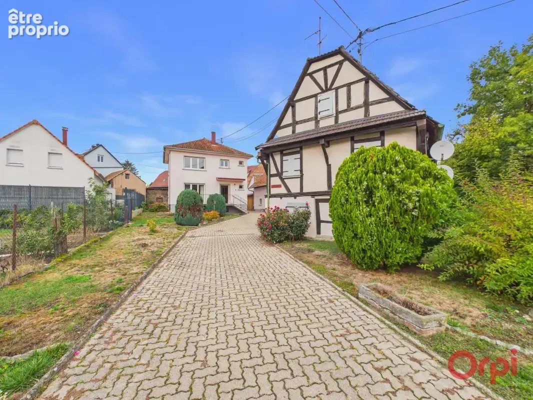 Vendenheim, deux maisons, 150 m² de dépendances et terrain de 819 m² - photo 1