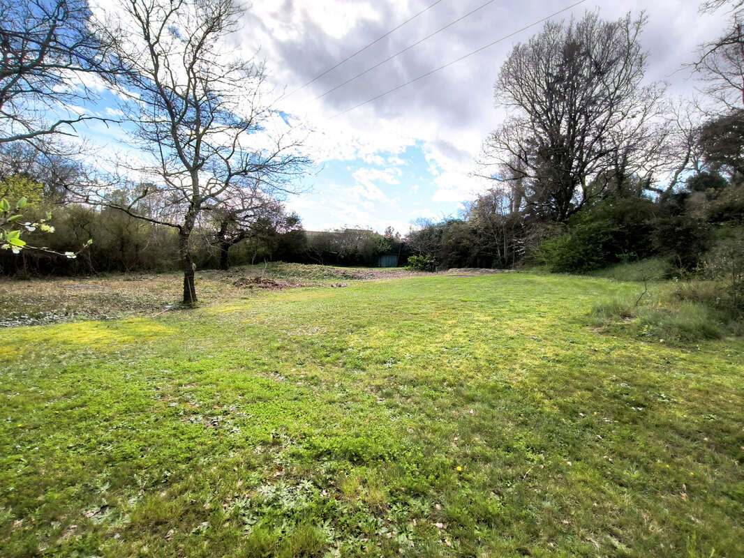 Terrain à UZES