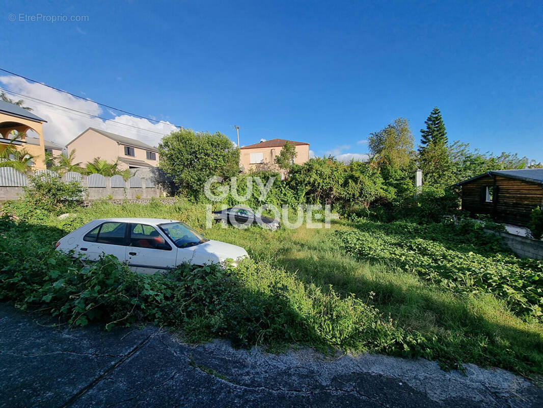 Terrain à LE TAMPON