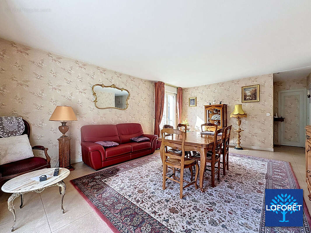 Appartement avec balcon, vue Loire et garage en plein centre-ville - photo 7