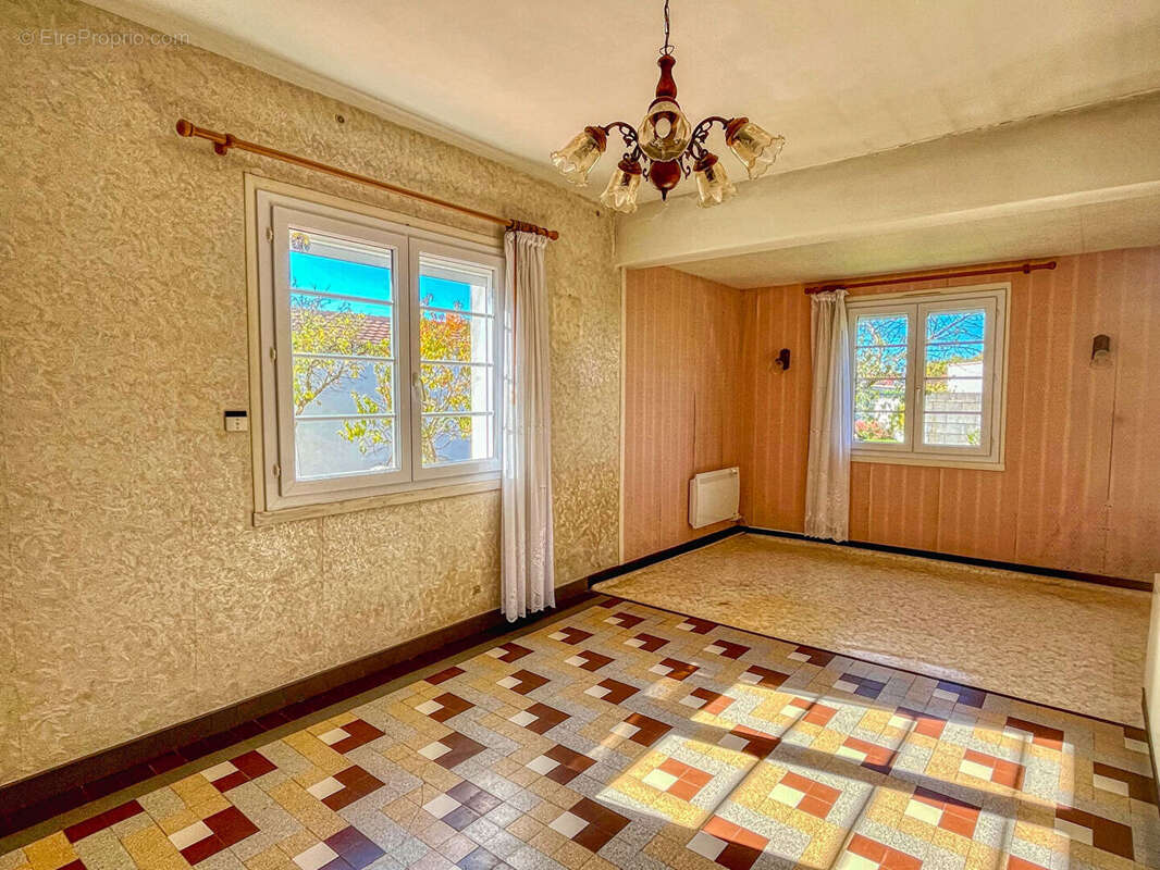 À VENDRE -Maison de 74 m² avec garage et cave - photo 3