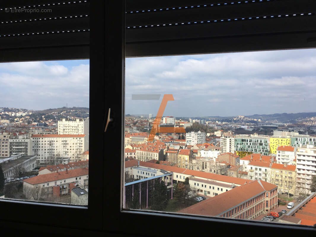 Appartement à SAINT-ETIENNE