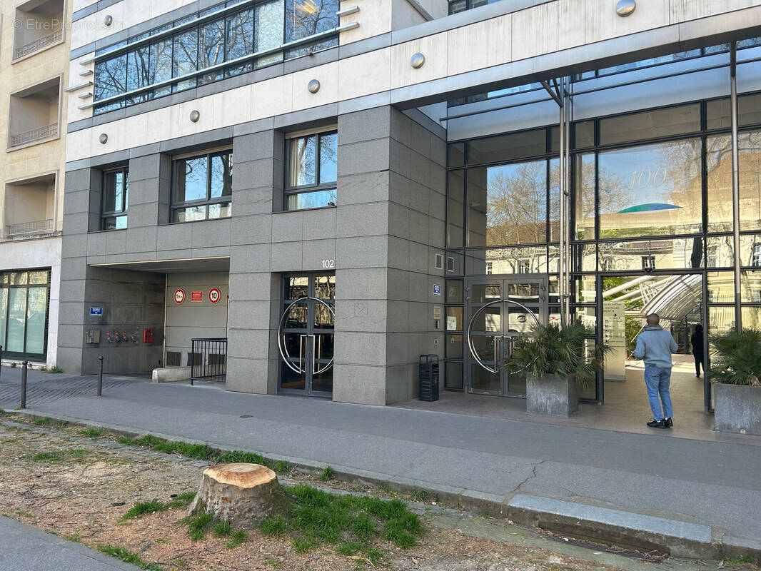 Parking à PARIS-15E