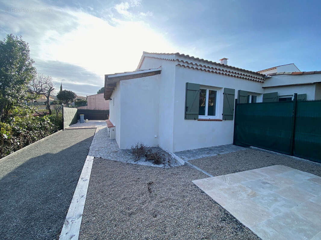 Maison à ROQUEBRUNE-SUR-ARGENS