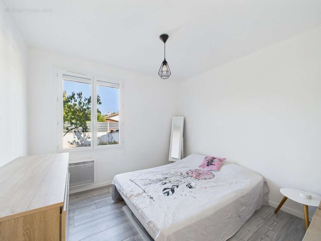 Maison 133 m² à Le Taillan-Medoc  - photo 6