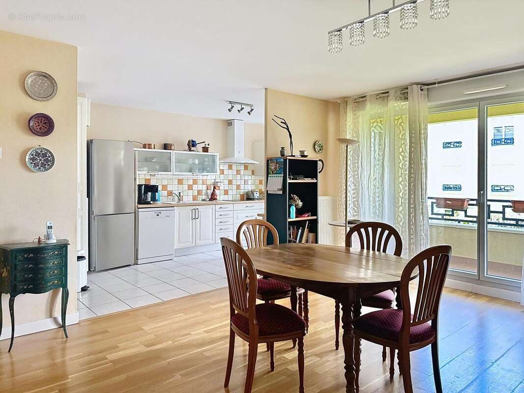 Photo 2 - Appartement à MEYZIEU