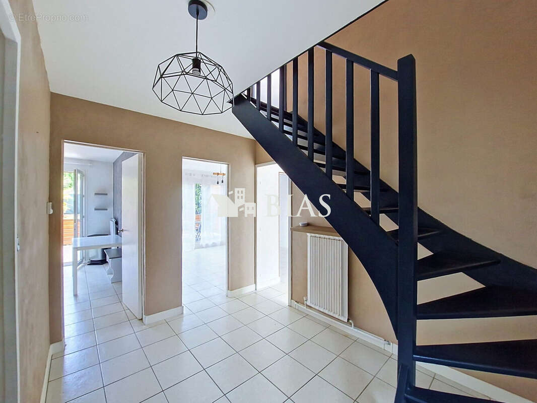 Maison 97 m² à Louviers  - photo 2