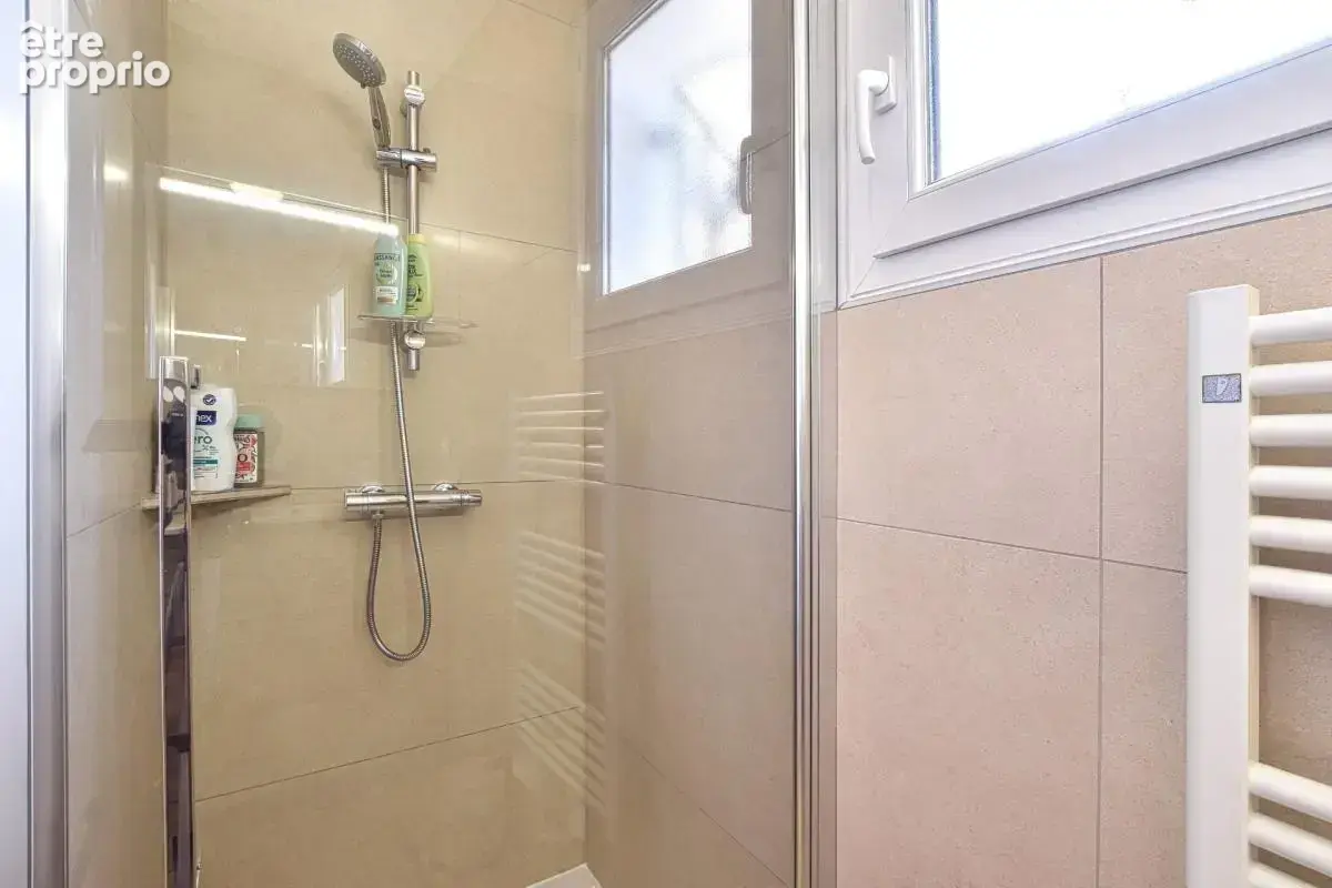 Villa familiale avec piscine et garage - photo 15
