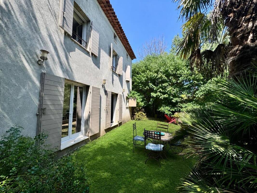 Photo 1 - Maison à SAINT-MARTIN-DE-LA-BRASQUE