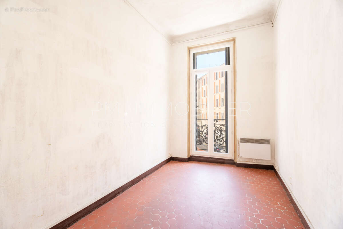 Appartement à MARSEILLE-2E