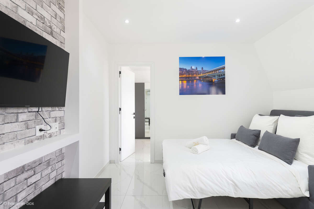 Appartement à PARAY-VIEILLE-POSTE