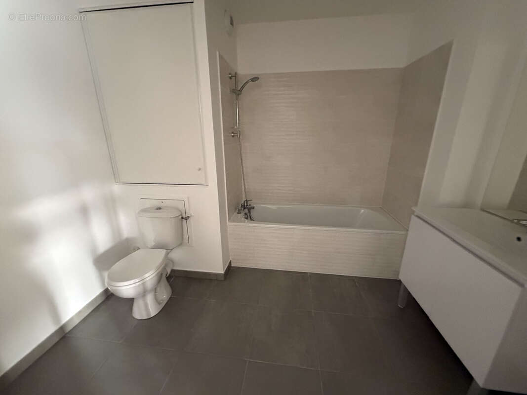 Appartement à TOULENNE
