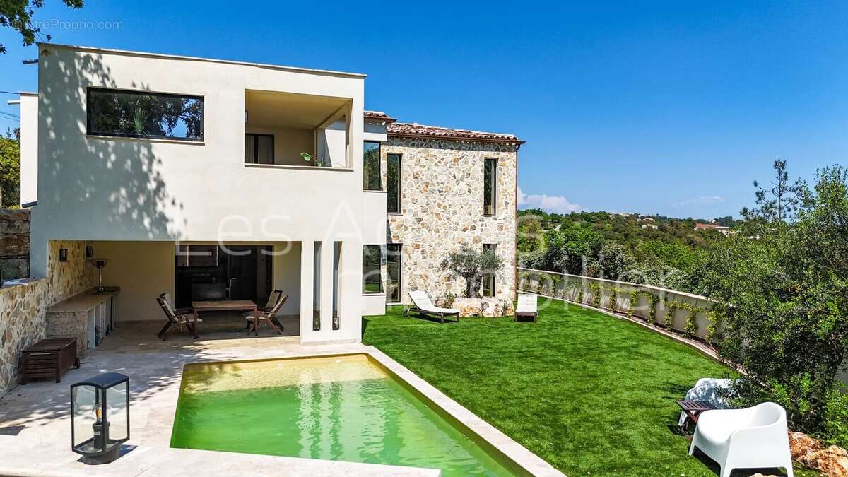 Maison à LES ADRETS-DE-L&#039;ESTEREL