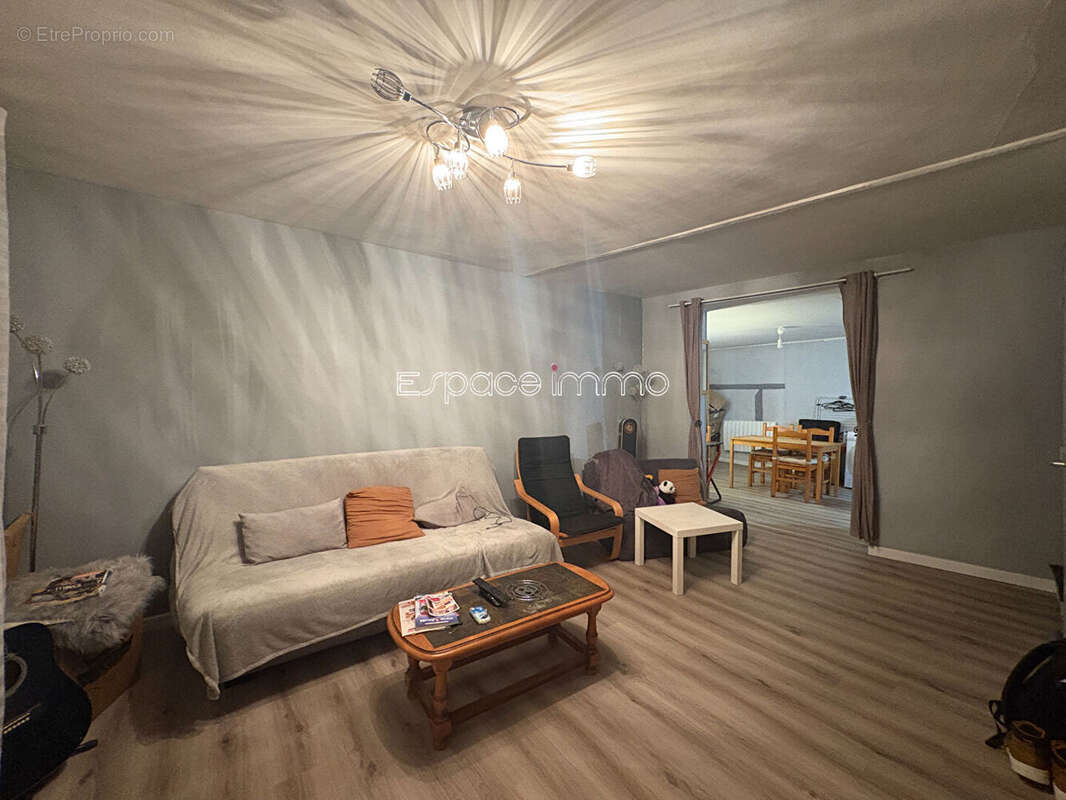 Appartement à MALAUNAY