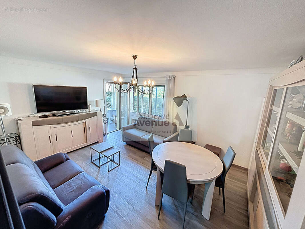 Appartement à SIX-FOURS-LES-PLAGES