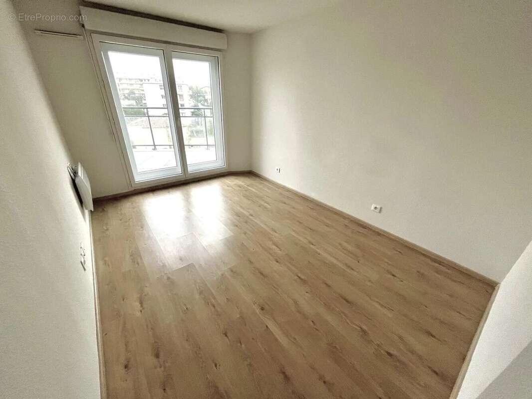 Appartement 3 pièces de 66 m² avec terrasse et double stationnement - photo 5