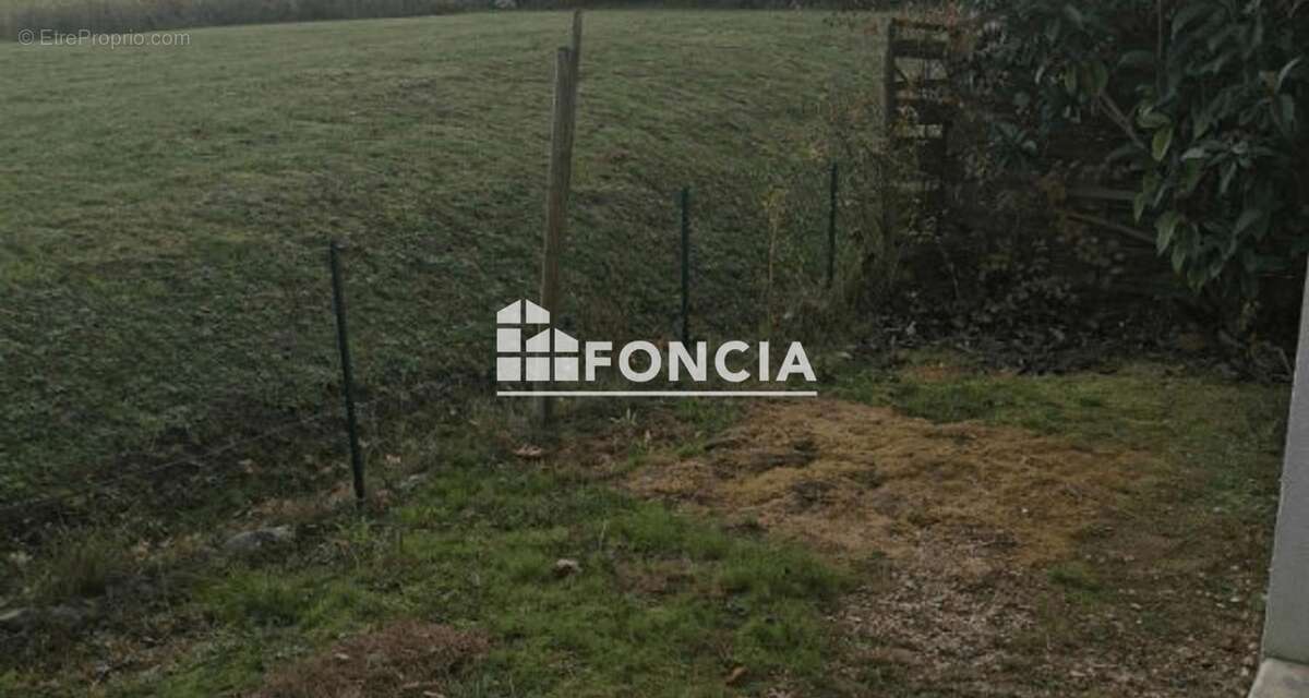 Appartement à PUJOLS