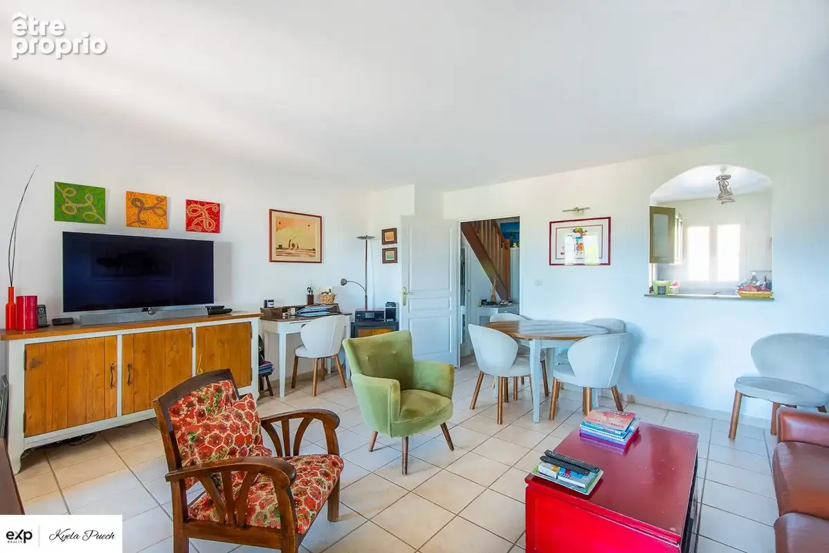 Kyela puech vous propose cette villa avec vue sur les Alpilles, piscine et cadre privilégié au Domaine du golf de Pont Royal