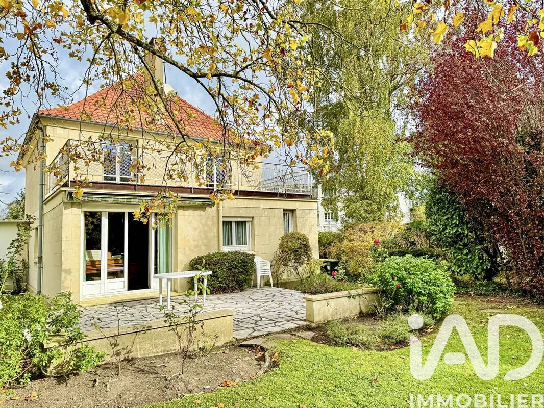 Photo 1 - Maison à LA CELLE-SAINT-CLOUD