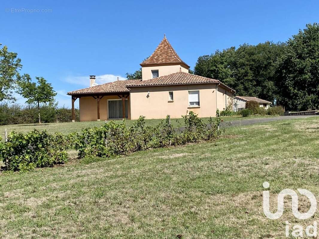 Maison 114 m² à Gourdon  - photo 3