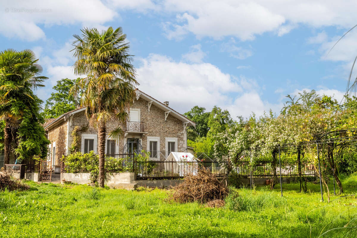 Maison à LES TOURREILLES