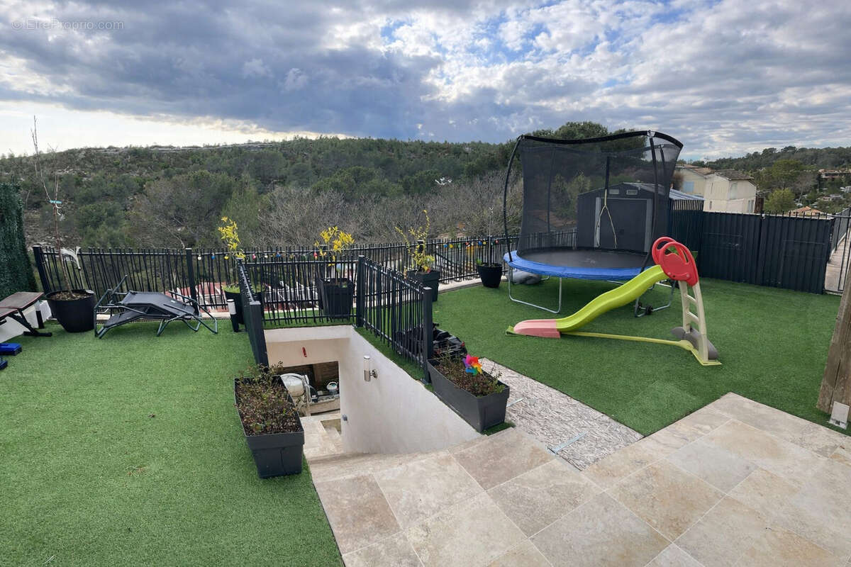 Maison à LE CASTELLET