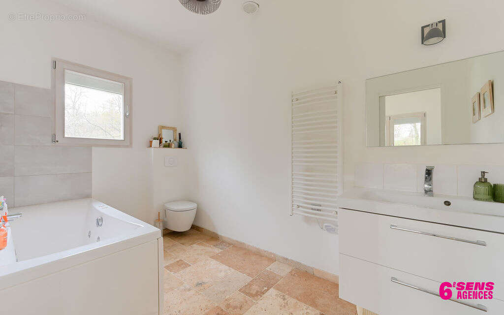 Maison à FRANCHEVILLE