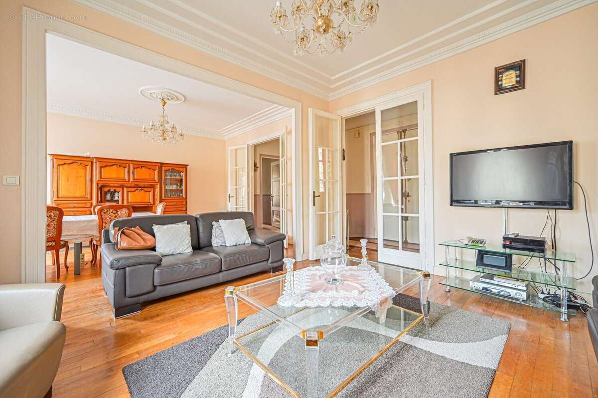 Appartement à PARIS-11E