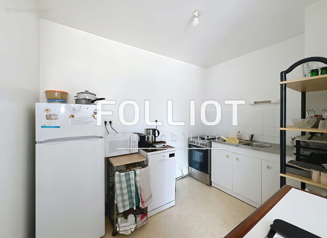 Appartement à DONVILLE-LES-BAINS
