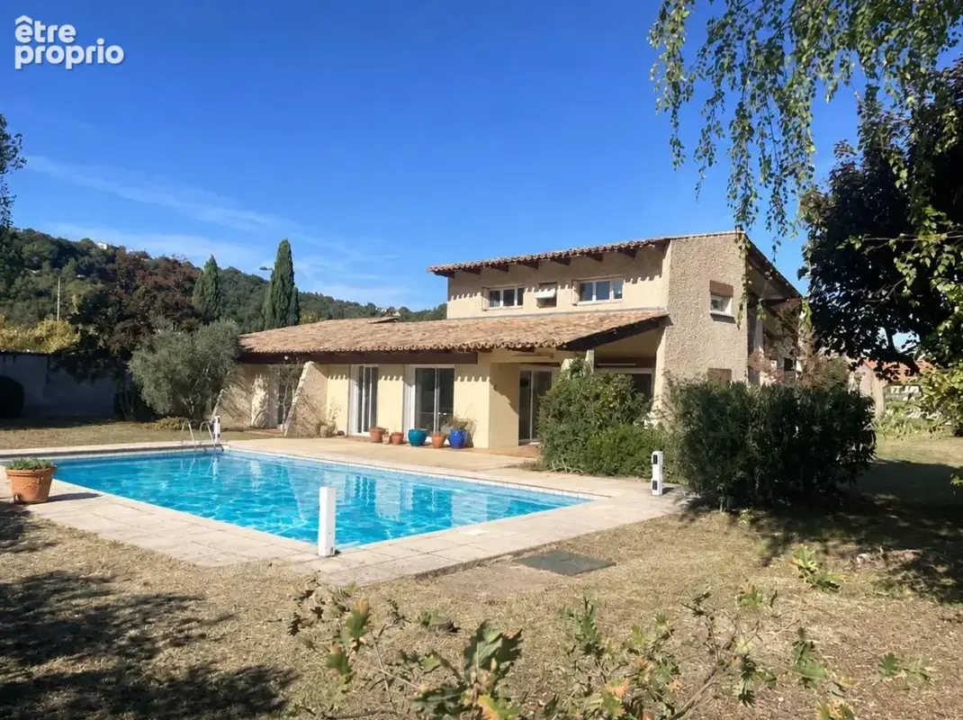 Maison 11 pièces 280 m² à vendre à Charmes-Sur-Rhone (07800) - photo 1