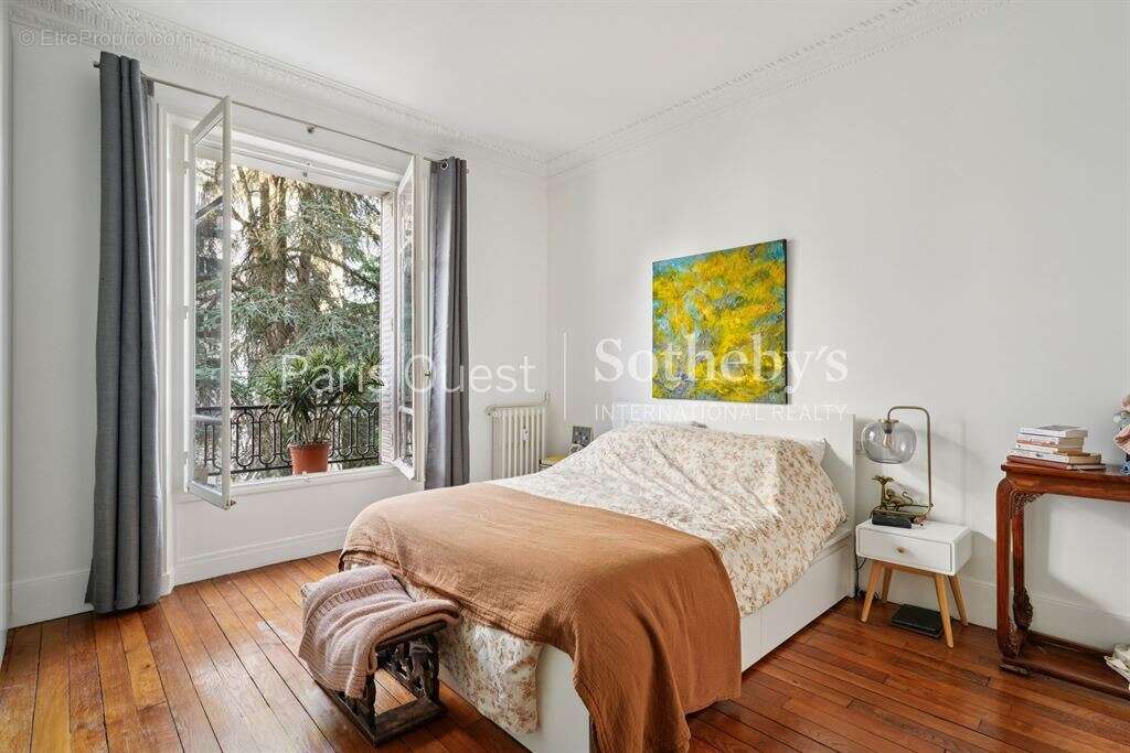 Appartement à NEUILLY-SUR-SEINE