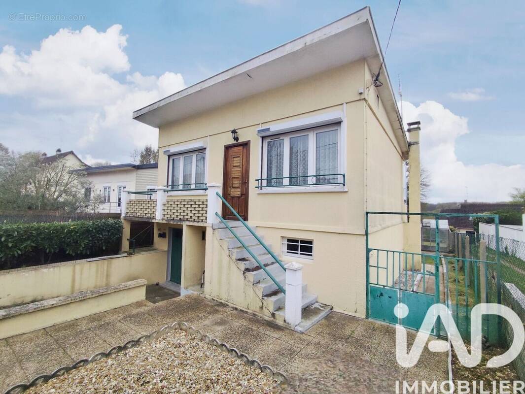 Photo 1 - Maison à LA VILLE-DU-BOIS