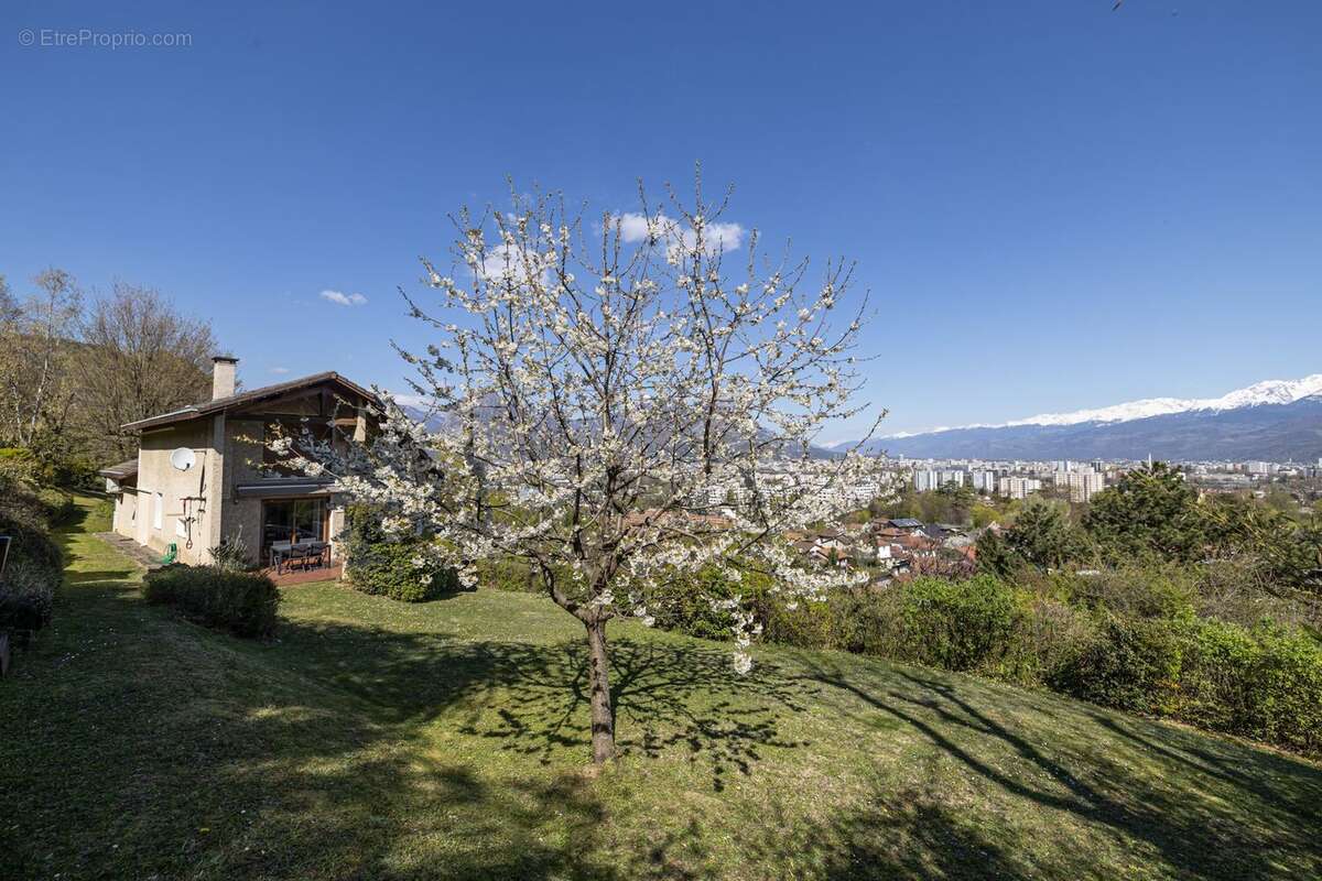 Maison à SEYSSINET-PARISET